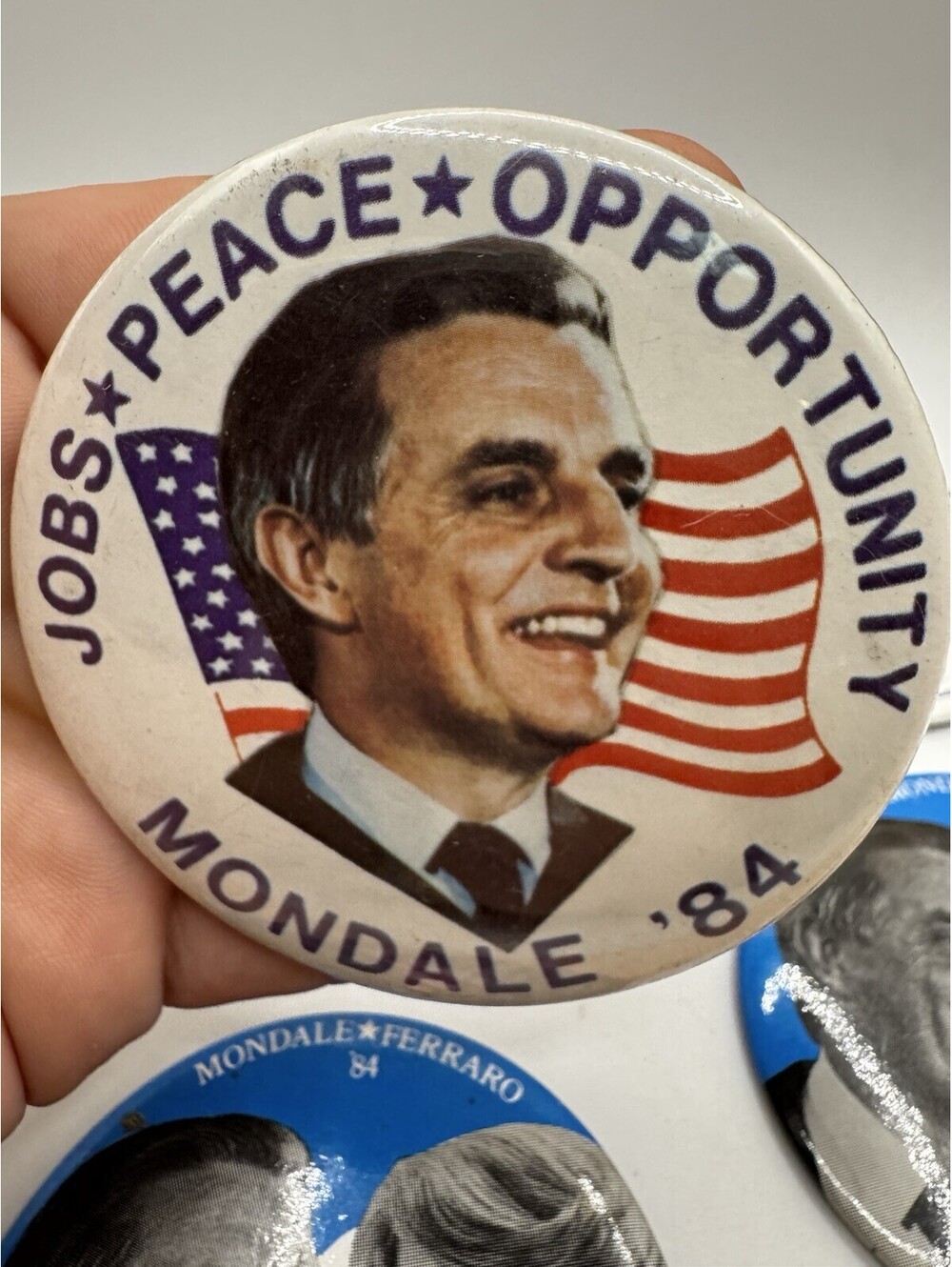 1984 Mondale / Ferraro Campaign Buttons (5) - Picture 3 of 4